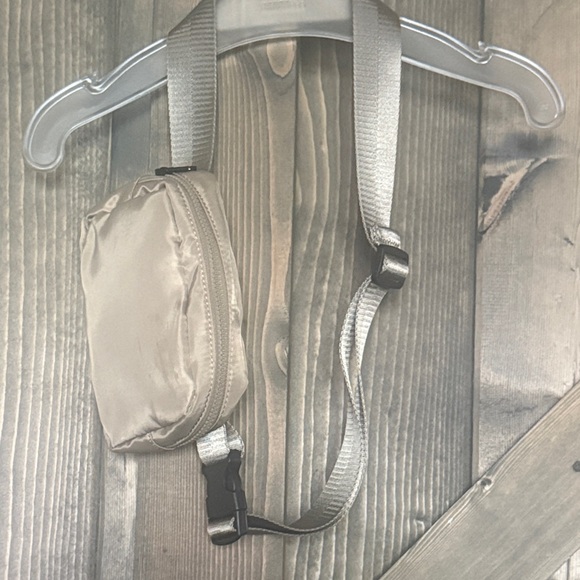 No Label Handbags - Chic Beige Crossbody Bag